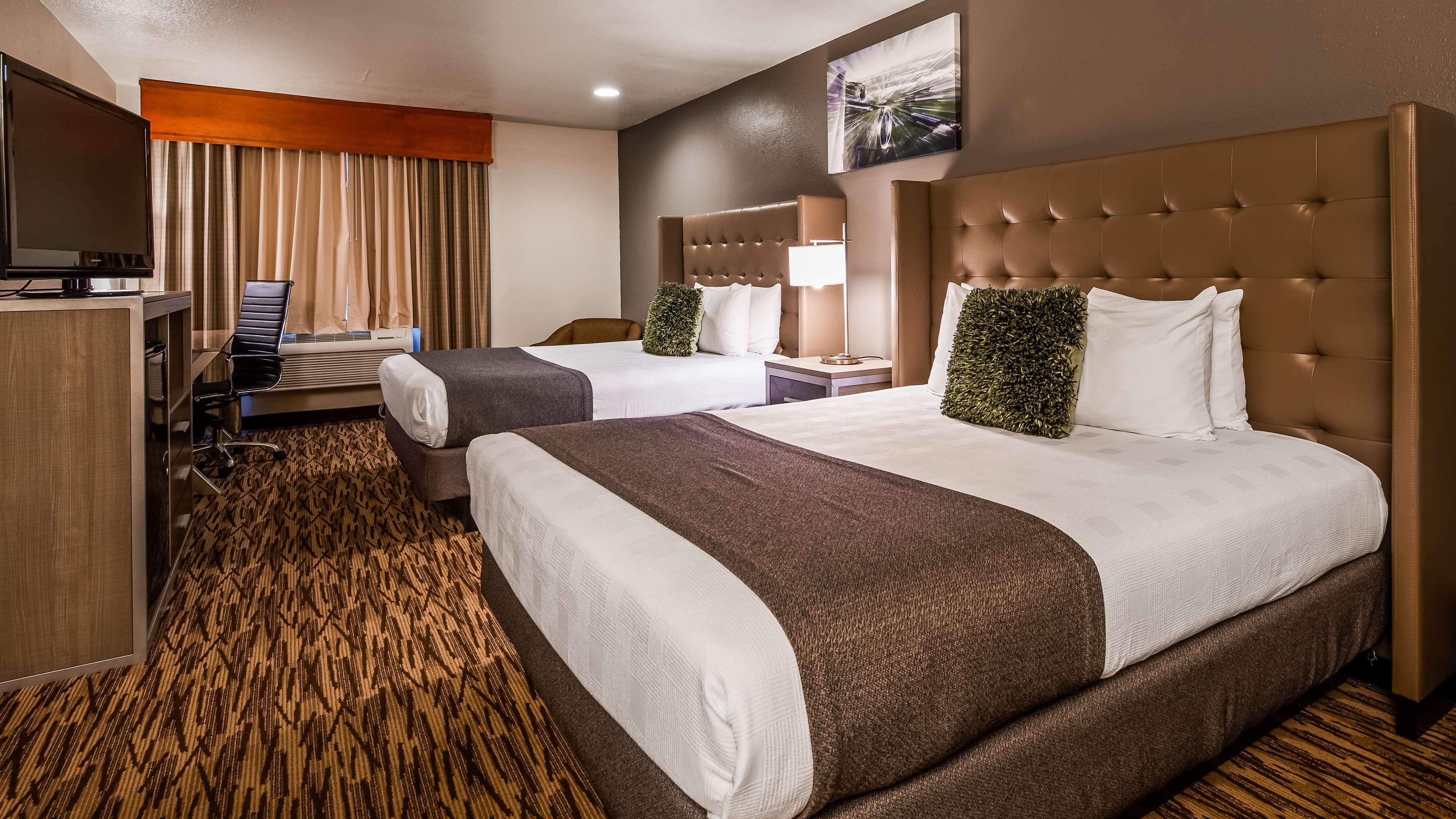 Best Western Plus Peppertree Airport Inn Эруэй-Хайтс Экстерьер фото