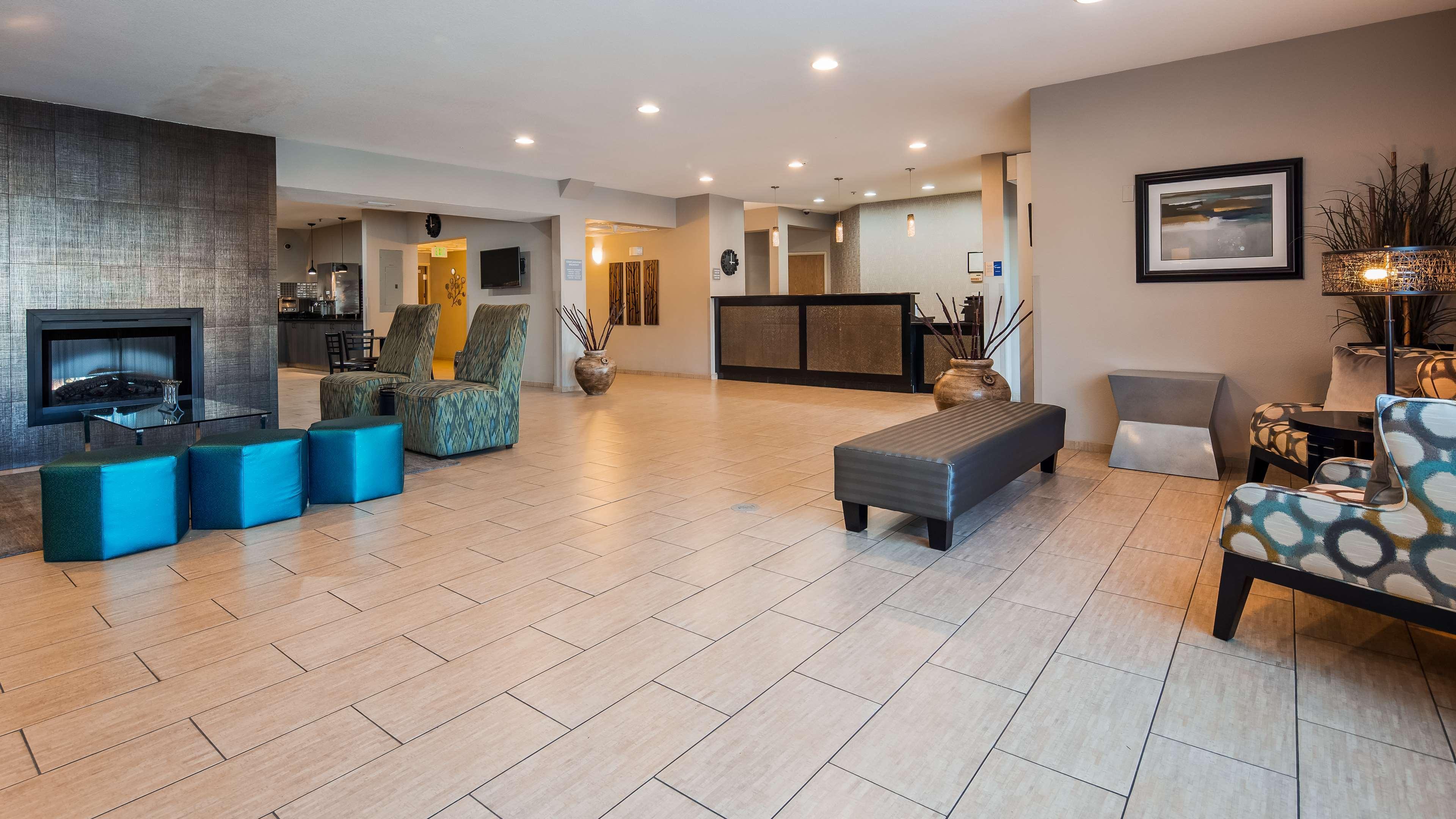 Best Western Plus Peppertree Airport Inn Эруэй-Хайтс Экстерьер фото