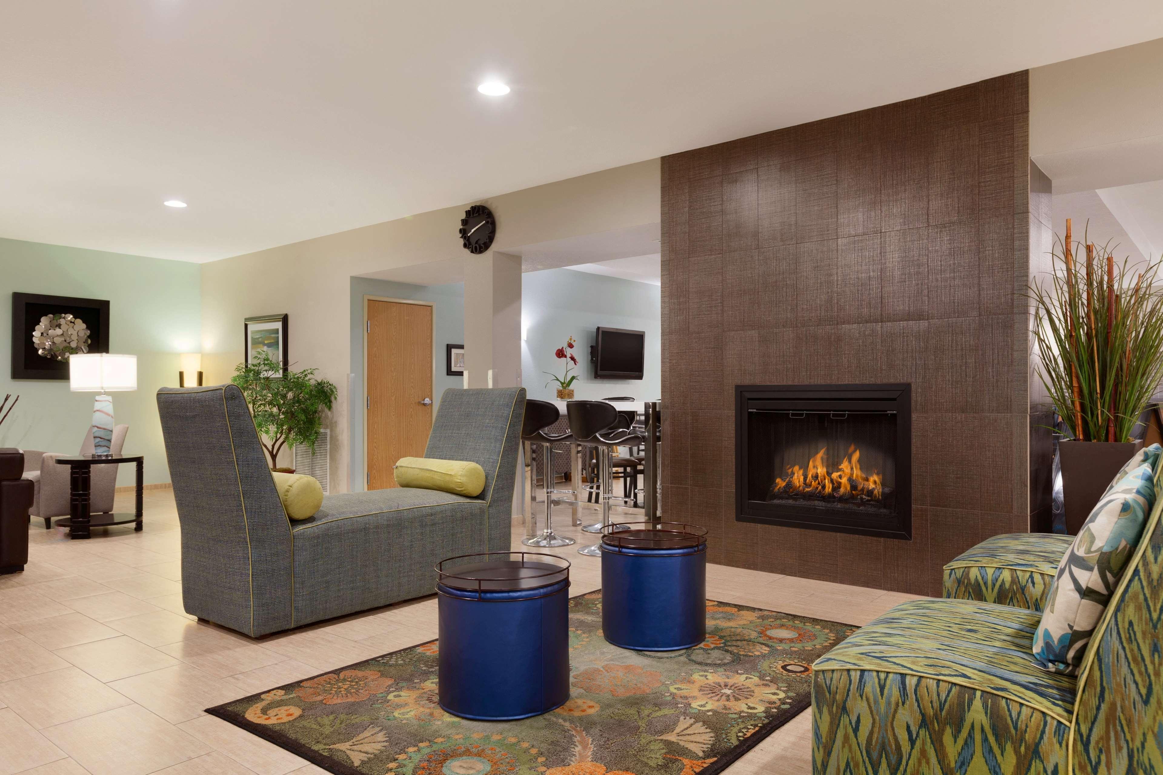 Best Western Plus Peppertree Airport Inn Эруэй-Хайтс Экстерьер фото