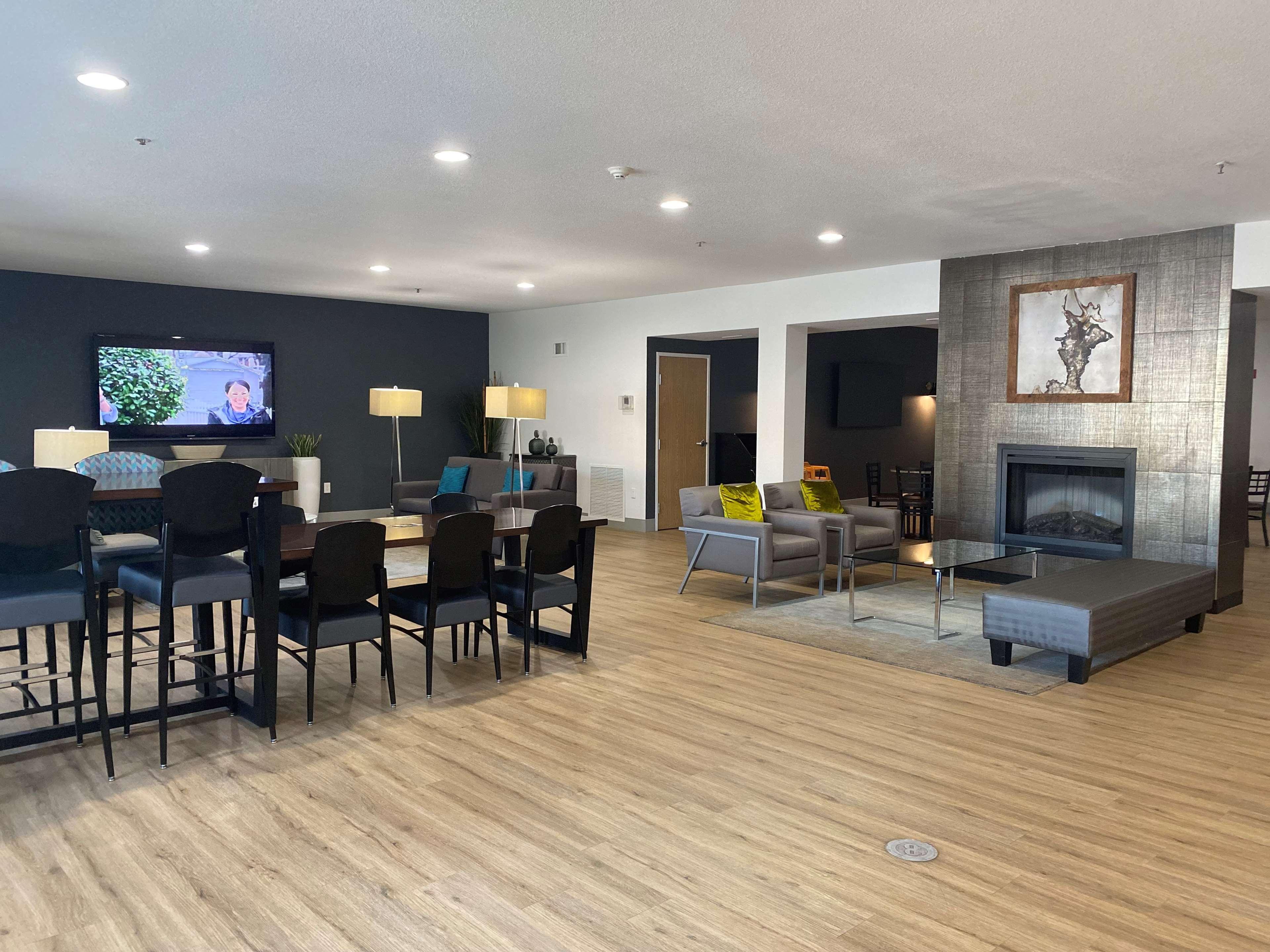 Best Western Plus Peppertree Airport Inn Эруэй-Хайтс Экстерьер фото