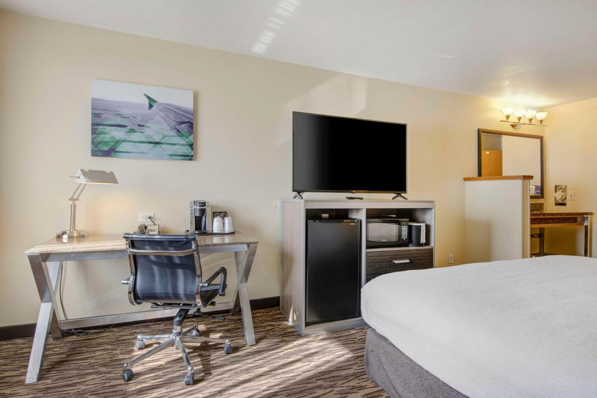 Best Western Plus Peppertree Airport Inn Эруэй-Хайтс Экстерьер фото
