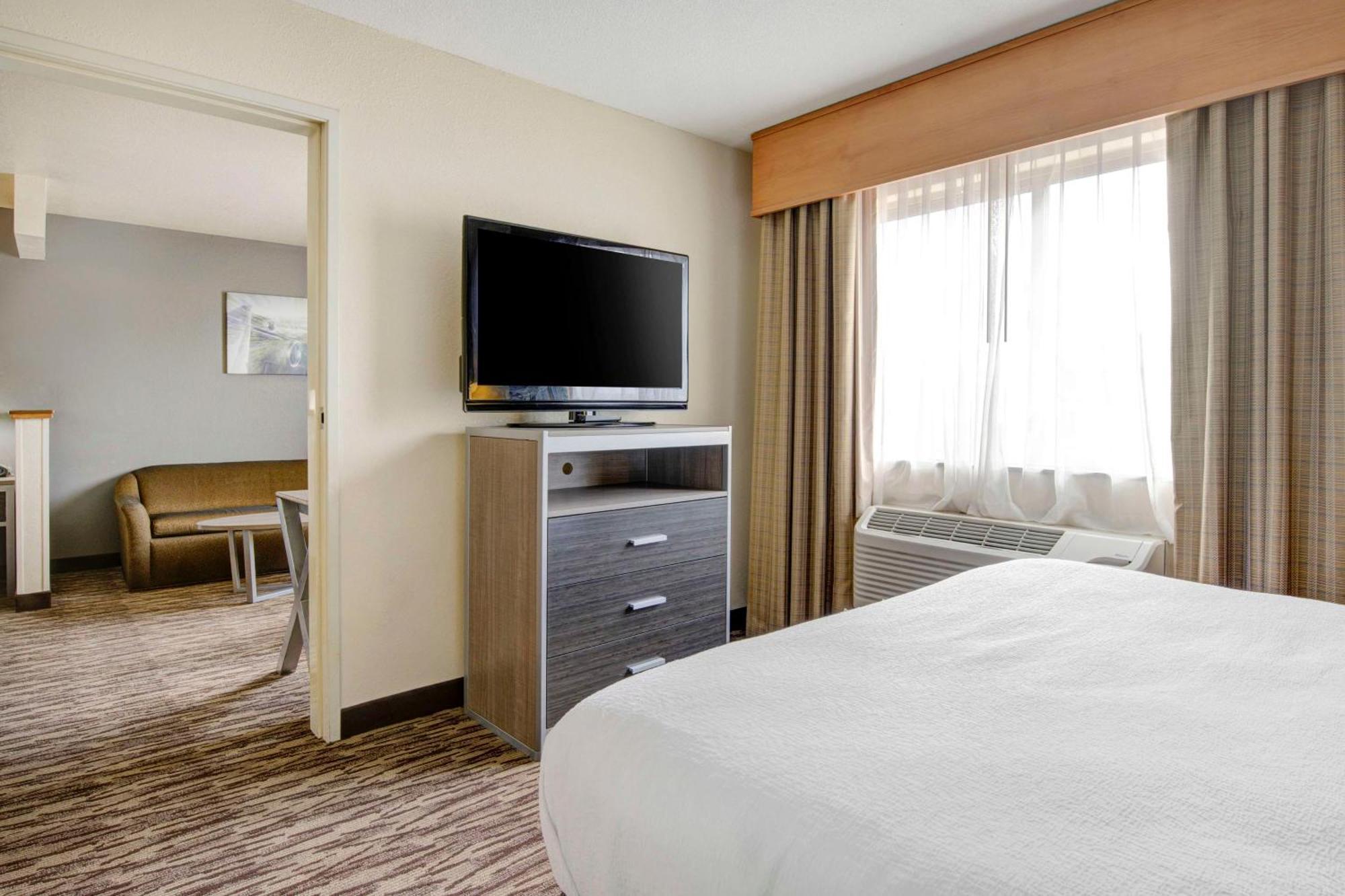 Best Western Plus Peppertree Airport Inn Эруэй-Хайтс Экстерьер фото