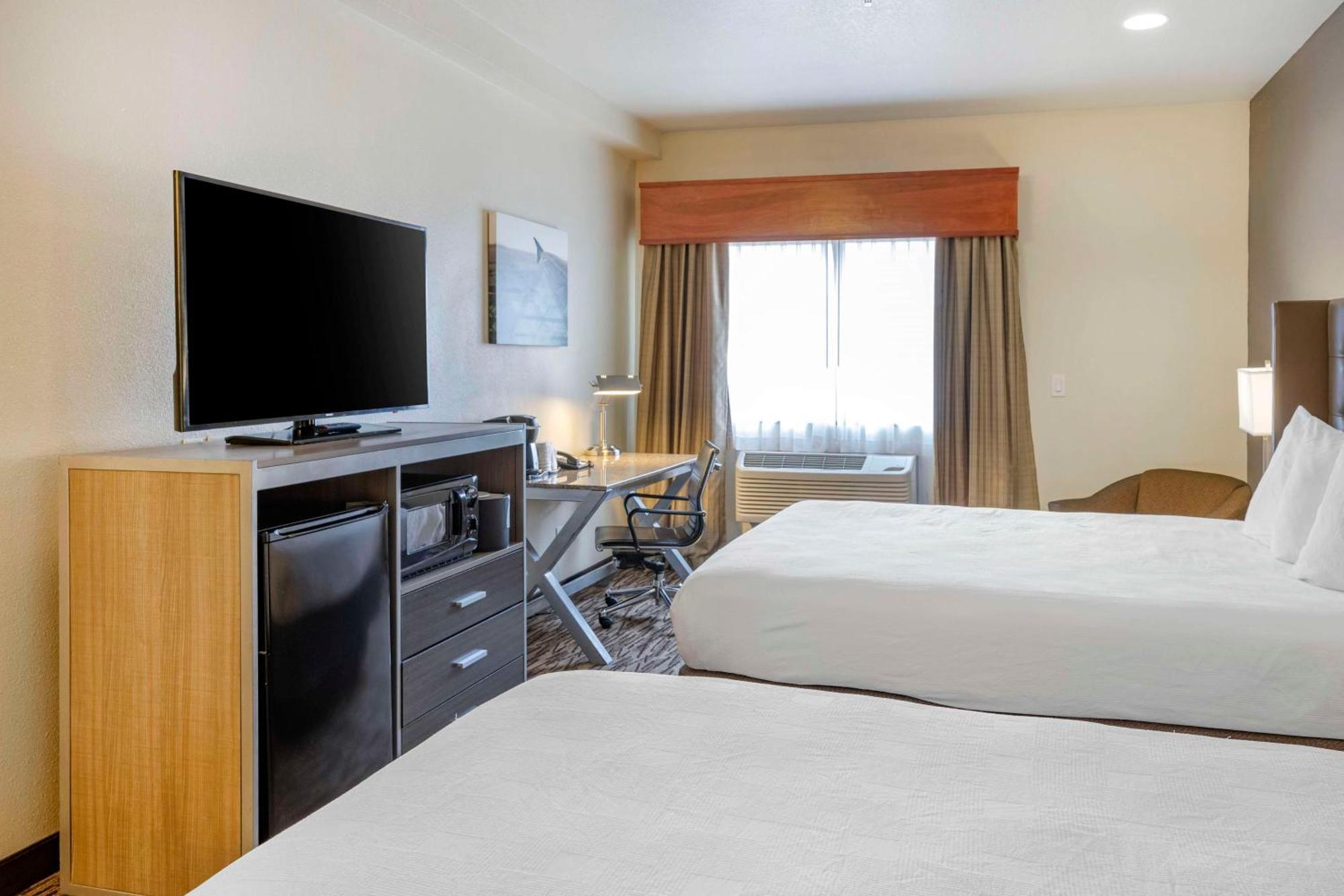 Best Western Plus Peppertree Airport Inn Эруэй-Хайтс Экстерьер фото
