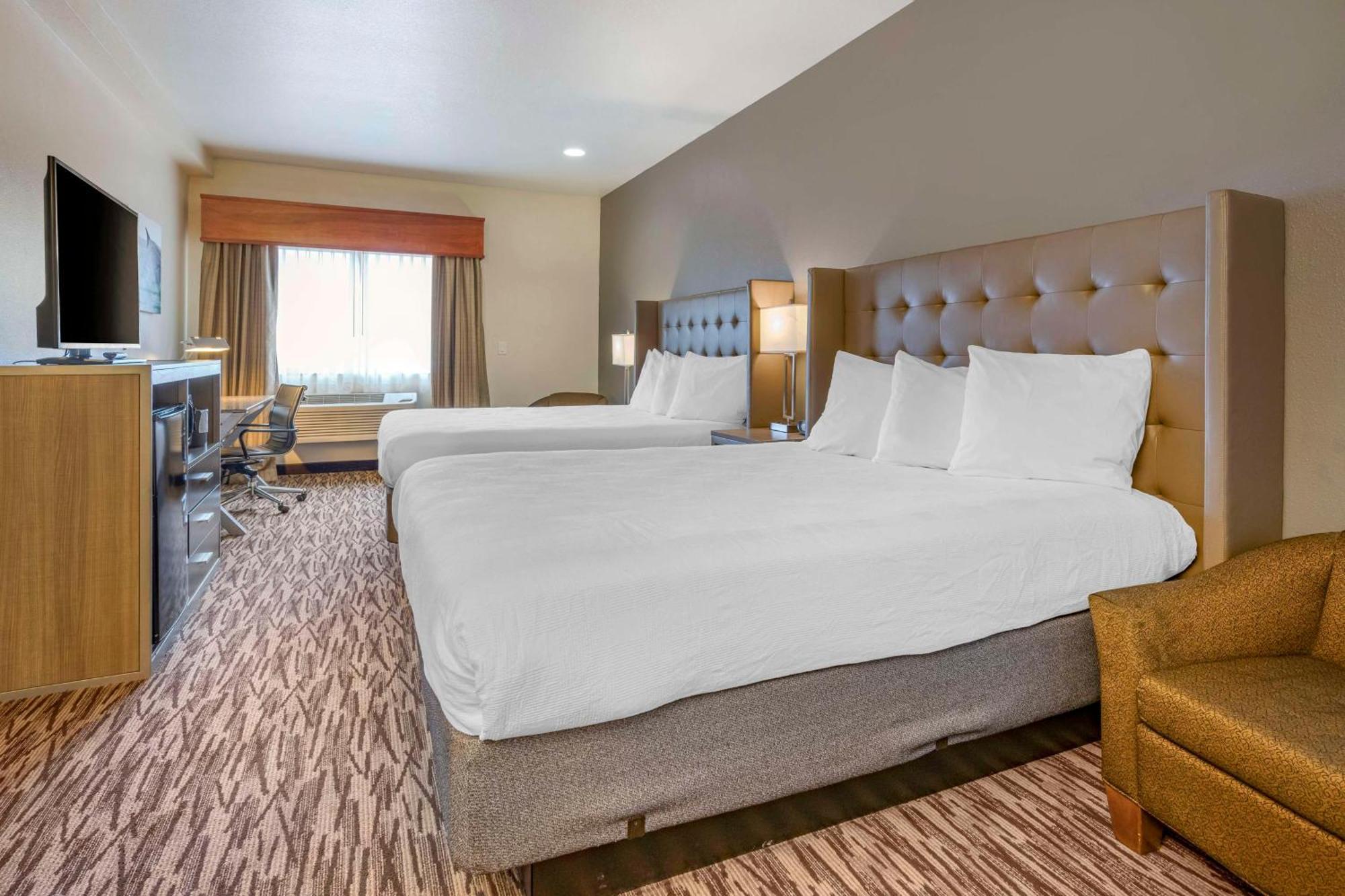 Best Western Plus Peppertree Airport Inn Эруэй-Хайтс Экстерьер фото
