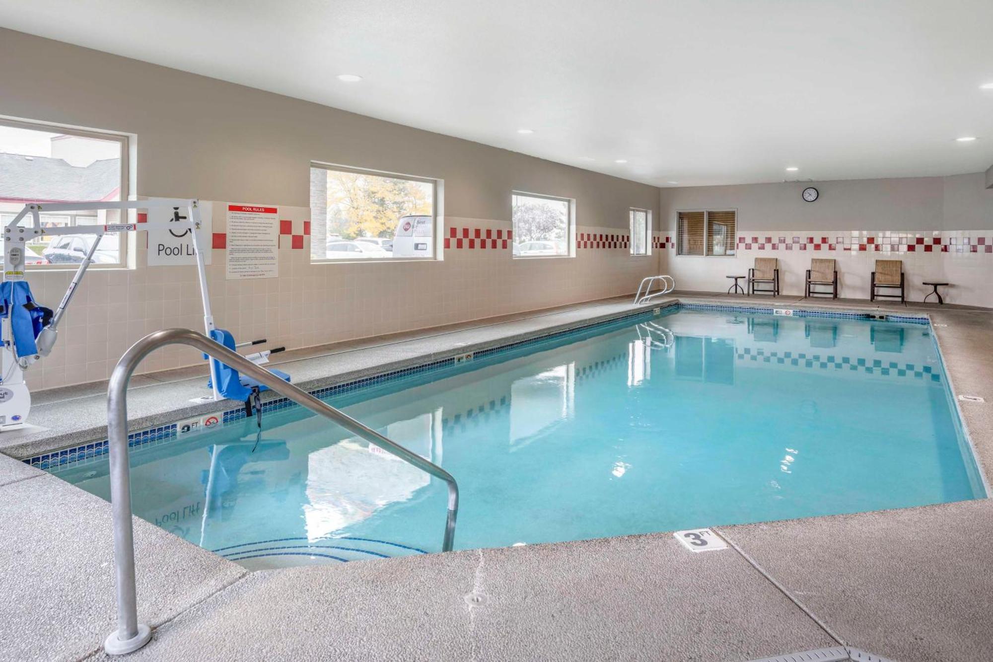 Best Western Plus Peppertree Airport Inn Эруэй-Хайтс Экстерьер фото