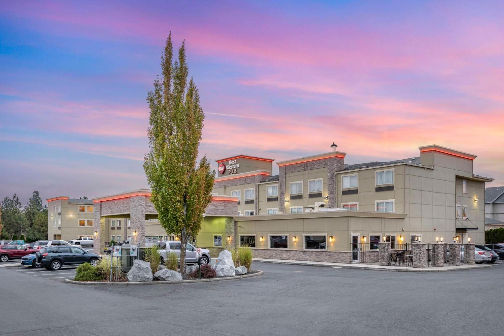 Best Western Plus Peppertree Airport Inn Эруэй-Хайтс Экстерьер фото
